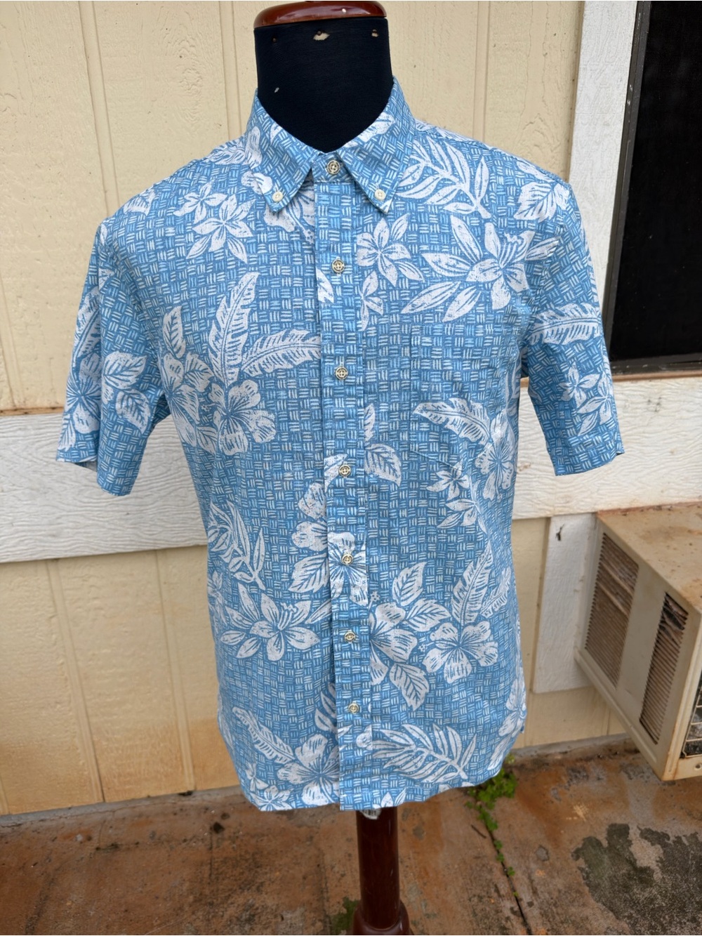 PreOwned Reyn Spooner Classic Blue/White Hawaiian Print Full Button Men's M
